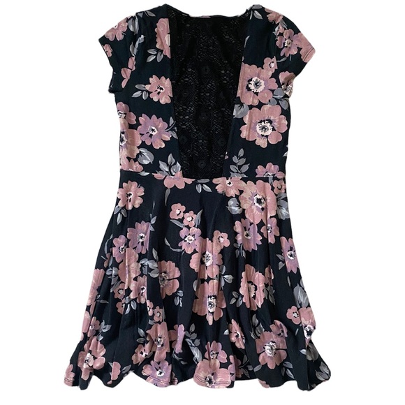 Aeropostale Floral Mini Dress with Lace Back Size Medium - Picture 2 of 8